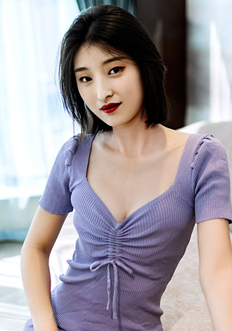 Gorgeous profiles pictures: Weilin from Shanghai, Thai member for romantic companionship