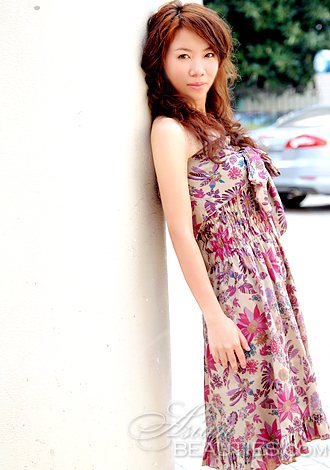 Gorgeous single women: real Asian girl Kaixiu from Nanning