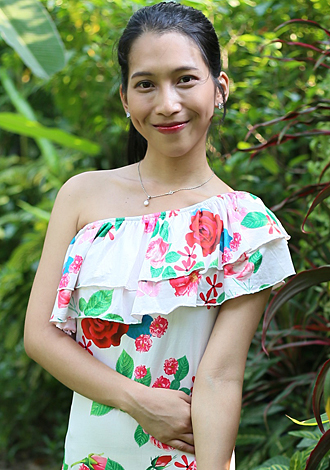 Date the member of your dreams: beautiful Asian Member Khissana from Bangkok